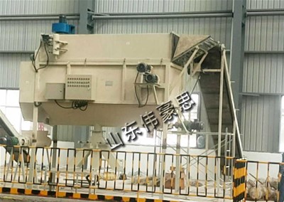 全自動(dòng)破包機(jī)，袋料自動(dòng)拆包機(jī)工作現(xiàn)場