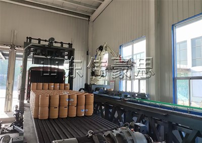 啤酒桶推進(jìn)式裝車(chē)機(jī) 全自動(dòng)裝車(chē)機(jī)客戶(hù)現(xiàn)場(chǎng)